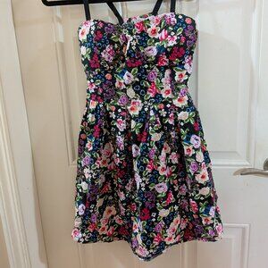 Magazine Floral Sundress - Sz Large - Multicoloured